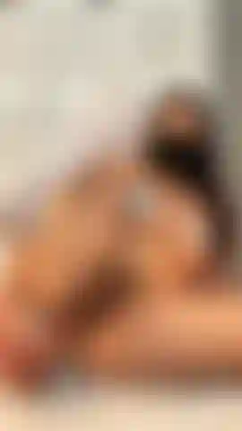 Mi alleno il buco del culo con il mio dildo preferito.