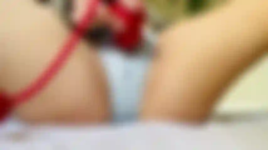 Che spruzza attraverso le mutandine grazie al mio vibratore.