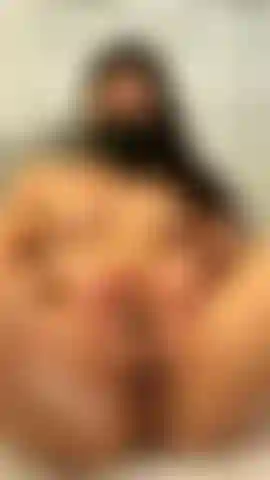 Mi sditalina la figa finché non vengo.