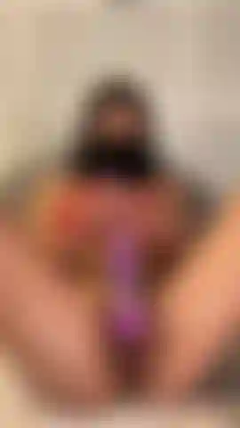 E uso un vibratore finché non vengo.