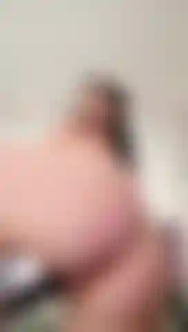 Don't look... or yes?