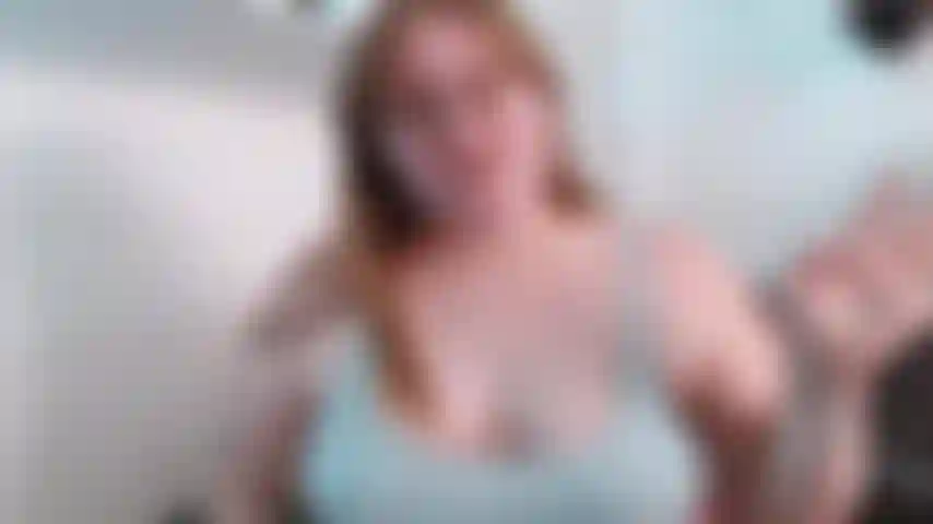 Punto di vista da femminuccia: la mia ragazza ti trasforma in una bambola del sesso per la tua amica.