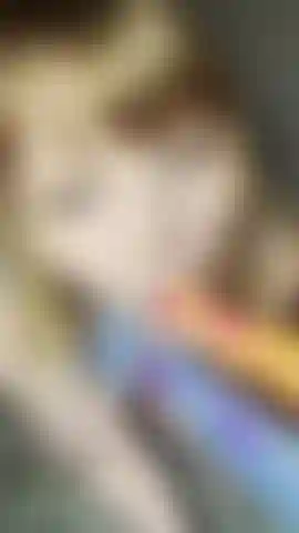 Pompino con tre dildo tentacolo, cazzo di creatura in gola profonda. Raven valentine si strozza con due tentacoli contemporaneamente mentre accarezza il terzo. Il massimo fantasy mostruoso: pompino con tentacoli da una sexy bionda. Soffocamento, gola profonda, sputo, tutto sporco.