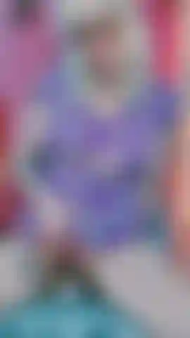 Cazzo il mio dildo in un vestito carino.