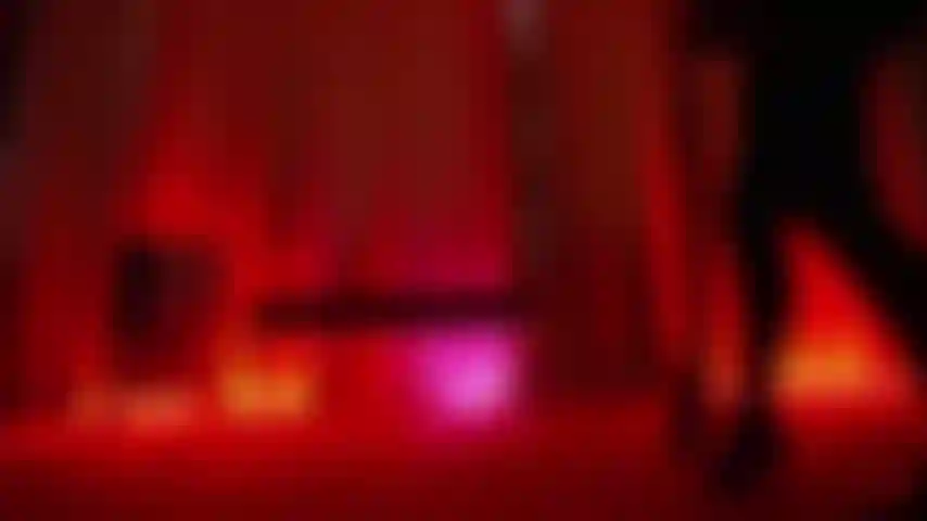 Sono una principessa sadica e stronza che non ama nient'altro che schiacciarti sotto uno dei suoi lucidi tacchi a spillo.