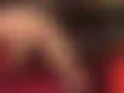 Gambe in collant color sabbia lucido, tacchi alti con cinturino, provocazione al cazzo: le gambe in nylon lucido della padrona vivian sono meravigliose per inginocchiarsi davanti. Di tanto in tanto stuzzicherà il tuo cazzo dolorante con i suoi guanti e il suo piede.