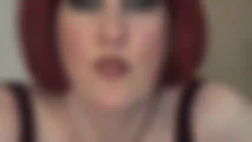 Tu sei dipendente dalla mia deliziosa saliva: la tua bocca si apre automaticamente per bere ogni goccia.