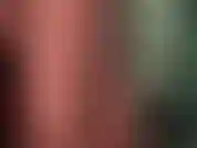 Primo piano estremo delle calze di nylon della padrona. Queste gambe sexy proprio davanti ai tuoi occhi mentre sei inginocchiata.