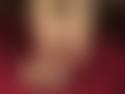 Con le mie sexy mule in pelle scamosciata, i miei bellissimi piedi di nylon profumati. Il profumo di collant lucidi e usati si abbina al profumo di pelle delle mie scarpe... Il paradiso per i miei sottomessi amanti dei piedi.