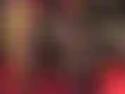 Adoro il mio enorme strap-on, 17 pollici avvolto in un nylon lucido.