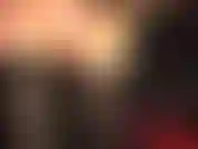 Questo enorme cazzo bianco è per te! Succhialo da dietro, succhialo da davanti, bacia il mio culo, apriti completamente per prendere quell'enorme asta pulsante in gola.