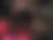 Con tuta in lattice e strap-on. Vieni qui, mia succhiacazzi, assaggia il mio grosso cazzo nero e le mie dita rivestite di gomma.