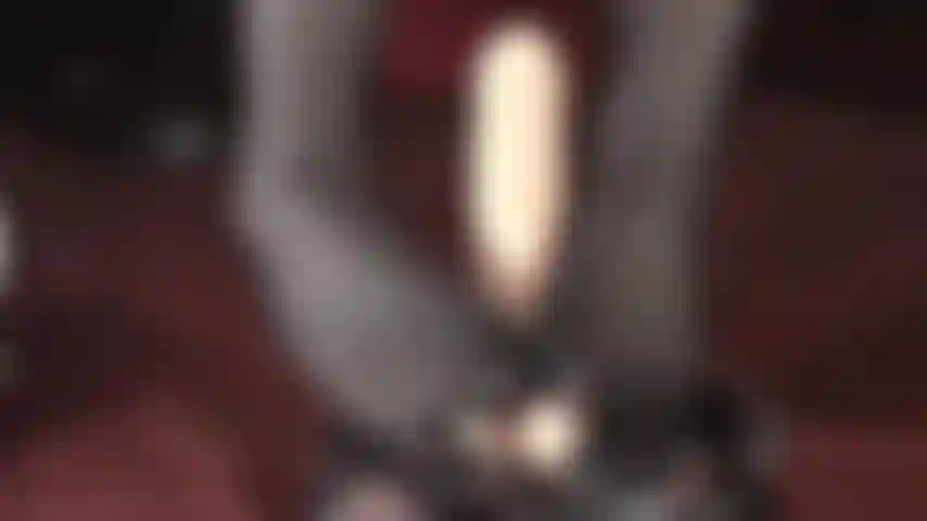 Footjob in collant - la padrona regala al tuo schiavo dolorante un footjob in nylon nero. Stai tranquilla, ti sfrutterà fino all'ultima goccia.