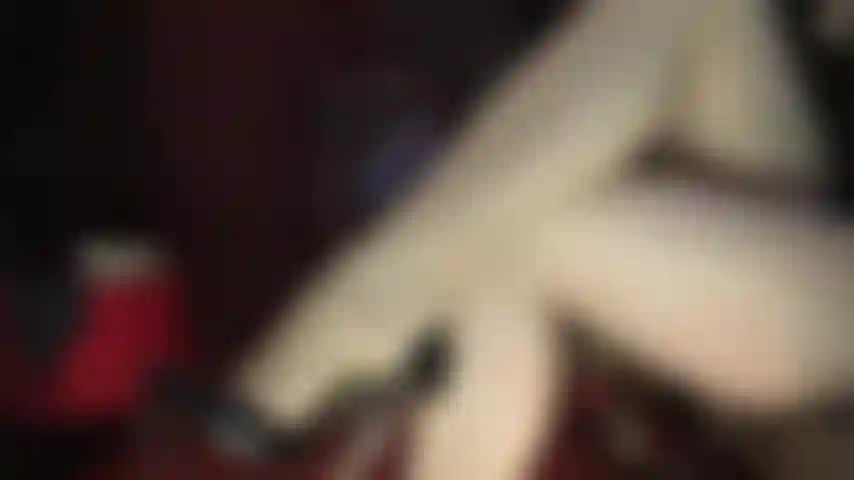 Sesso con le gambe incrociate - sei così infatuato delle gambe della dea coperte da collant velati, lei ti ha intrappolato tra di esse per una mungitura che hai sempre sognato. (Femdom, nylon, adorazione delle gambe, dildo, stiletti, tacchi alti, gambe in nylon, joi, gambe sexy).