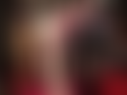 Parte 1/2 strati e strati di collant e calze sexy color carne e bianche lucide... Rimani intrappolata nella sexy rete di nylon lucido della padrona vivian, adorando piedi, gambe e culo perfetti in nylon...