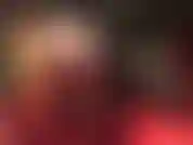 Adoro gli stivali di pelle rossa e il culo.