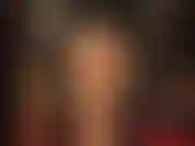 Mentre ti inginocchi dietro di me, prendi il mio grosso cazzo in profondità nella tua bocca finché il tuo naso non raggiunge il mio culo. Annusa mentre usi la tua gola per massaggiarmi il cazzo.