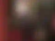 Una dominatrice con strapon, un enorme cazzo bianco, leggings in spandex/lycra e stivali lucidi sopra il ginocchio: so di cosa ha bisogno il tuo buco del culo: uno dei miei enormi strapon che ti penetra in profondità.