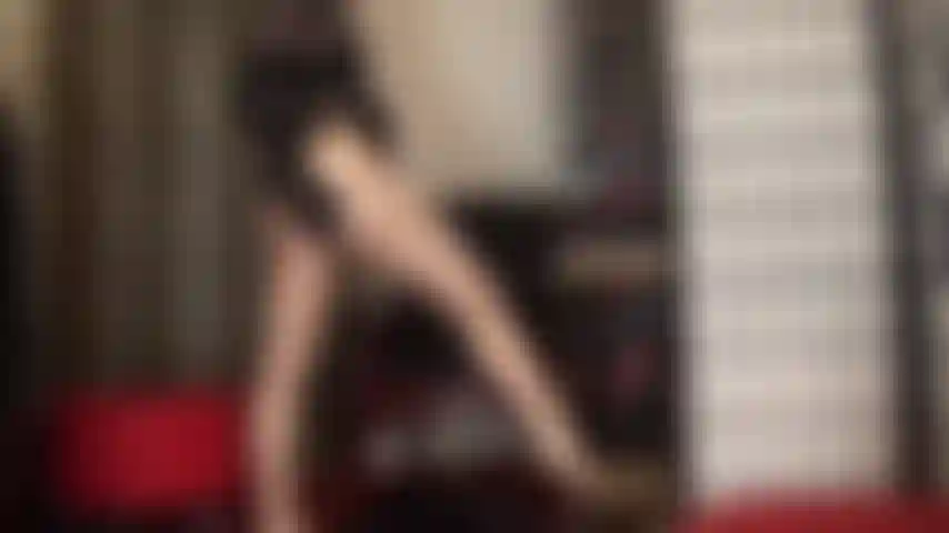 Una tentazione splendente, trascinata nel meraviglioso mondo scintillante della signora vivian, incantata da strati su strati di brillantezza.