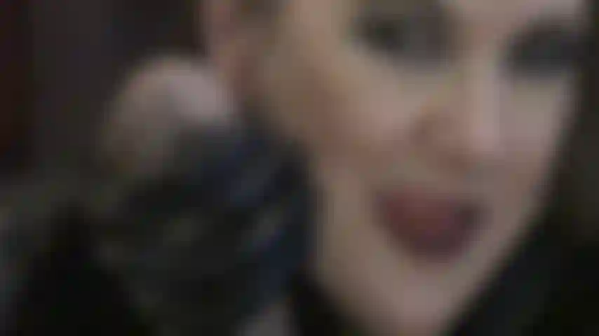 C-a-z-z-o - è tutto ciò a cui pensi. Sei una troia amante dei cazzi, che brama una bocca piena di cazzo succoso e il sapore dello sperma. (Femdom, fetish, pvc, vinyl, pvc gloves, dildo, succhiacazzi).