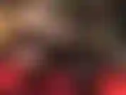 Feticista delle gambe incrociate e distese in collant effetto giarrettiera. Che eccita sia l'amante delle gambe che l'appassionato dei piedi, con le dita dei piedi in nylon che stuzzicano un dildo sul pavimento.