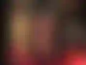 Così brillante! La padrona sfrutta tutti i tuoi feticismi... Strati di collant extra lucidi con calze a rete, lattice, gomma, pvc e gambe... Wow, guarda quei guanti in vinile che strofinano le cosce e il culo della padrona.