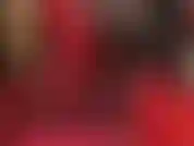 Feticista dei piedi e dominatrice con strapon: goditi questo enorme cazzo nero spinto dalla padrona vivian mentre è in punta di piedi, mostrando i suoi meravigliosi archi plantari in sexy collant trasparenti.