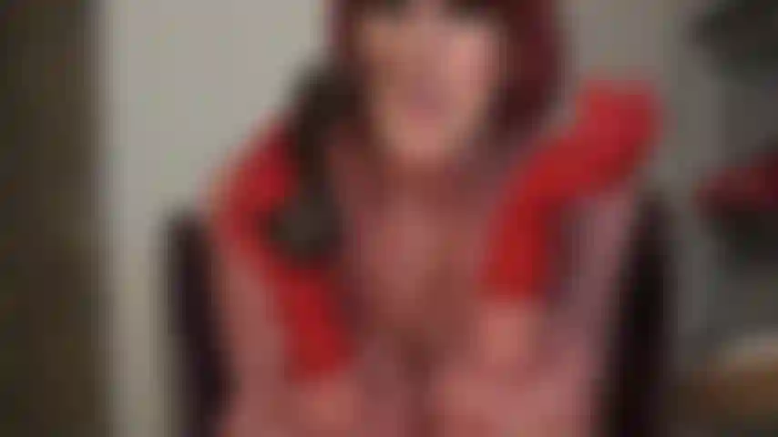 La tua dea del lattice ti fa adorare il bbc - la padrona ti fa desiderare questo grosso cazzo nero. Inala il suo profumo maschile, le sue palle sudate, fino al suo culo, infilaci il naso dentro, fai riposare il suo cazzo sulla tua faccia, implorandolo di dartelo.