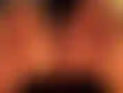 Feticista dei piedi in calze di lattice trasparenti: adorazione ravvicinata dei piedi più perfetti che potrai mai trovare, rivestiti di gomma trasparente.