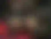 Una dea dello strapon in pelle nera.