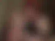 Accarezzo a mani nude cazzi enormi - ami le mie lunghe, sottili e perfette dita nude avvolte attorno a un grosso cazzo. La mia padrona accarezza un grosso cazzo nero e poi un enorme dildo bianco.