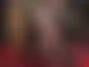 Per tutti gli amanti del culo, un perizoma succinto, abbinato a giarrettiere e calze. Guarda questi morbidi guanti stuzzicarti e torturarti. Non ne hai mai visto così tanto e pagherai un sacco di soldi per questo.