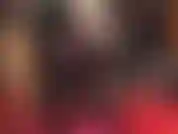 Calze di lattice nere lucide con cuciture a caldo e un succinto abito canotta stanno benissimo alla tua padrona. Abbinata a décolleté con tacco in acciaio, quanto sei fortunata a poter adorare questa perfezione.