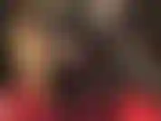 Wow, guarda questo vestito super lucido in pizzo di vinile, estremamente corto che mette in mostra quel fantastico sedere, e le gambe in collant con stivali alti lucidi per una provocazione perfetta.