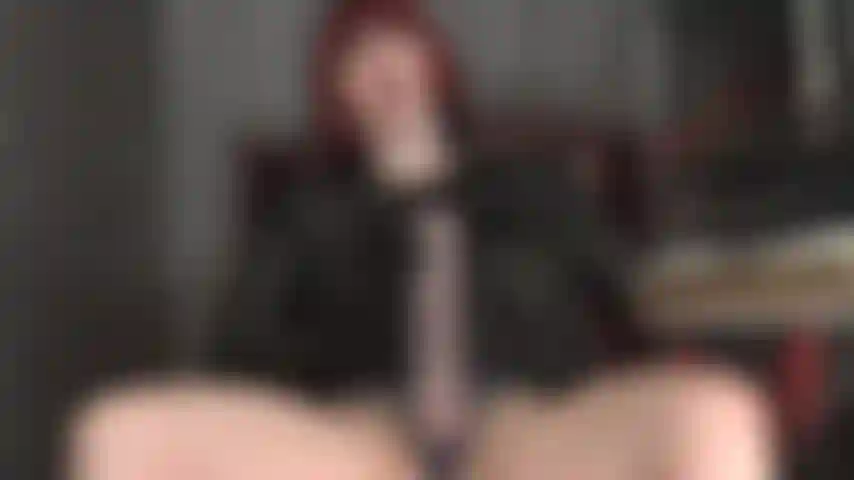 La tua dose giornaliera di latte di cazzo è qui. La padrona, la succhiatrice di sperma, ha bisogno della tua bocca per depositare il suo carico.