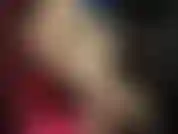 Sega con un vestito di lattice blu: questi guanti di gomma neri e scivolosi stuzzicano ogni ultima goccia di sperma dal tuo cazzo da schiavo.