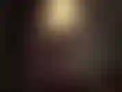 Con un enorme rigonfiamento nella gonna. Una padrona, vestita in lattice sexy, che indossa uno dei suoi enormi cazzi e aggiunge una gonna per stuzzicarti con quel grosso rigonfiamento. Vuoi quel cazzo. Hai bisogno di quel cazzo. Vieni a prenderlo.