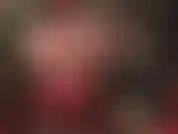 Inebriante provocazione sulle gambe - la padrona sa come attirare la tua attenzione. Queste lucide dita dei piedi color cuoio scuro... Piante dei piedi... Caviglie... Cosce... Cavallo... Leccati la strada... Fino al mio cazzo!