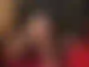 Le mie gambe lucide in collant color carne sono tue da adorare, vorrei tanto che tu potessi strofinartele addosso.