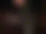 Feticista dei piedi casti: la padrona ha la chiave della gabbia del tuo pene sulla caviglia, proprio di fronte a te, mentre mi adori, annusi e lecchi i miei piedi con le calze di nylon strappate. Se solo potessi arrivare alle mie dita nude...