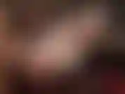 Strati di calze con pizzo - parte 2/2 - più sono lucide, meglio è. Entrambe amiamo gli strati di nylon, quindi godiamoci la sensazione di più paia di calze e collant su gambe, piedi, culo...