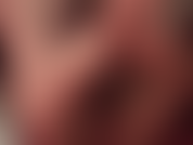 Feticismo dei piedi - primo piano dei miei piedi perfetti, dita nude da succhiare e piante morbide da leccare. Pulisci i miei piedi nudi, schiava.