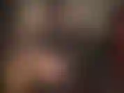 Ciao! Vieni ad adorare la perfezione in questo succinto outfit con guanti sexy, stivali alti e collant lucidi e sexy.