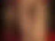 Che stuzzica il tuo cazzo da schiavo indossando strati di collant lucidi, corsetto e guanti: questi sexy strati di nylon lucido ti fanno impazzire, soprattutto quando vengono strofinati sul tuo cazzo dolorante.