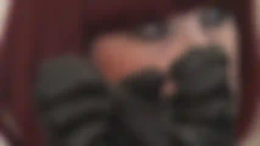 Vicious guanti di pelle - con un sorriso sul viso, la padrona ti distrugge con i suoi guanti di pelle...