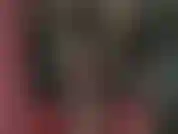 Adoratrice di tute in lattice: la padrona stuzzica i tuoi capezzoli con la lingua, i denti e i guanti di gomma, torcendoli e tirandoli, e ti permette di adorare le sue curve incredibili in una tuta in lattice trasparente e attillata.