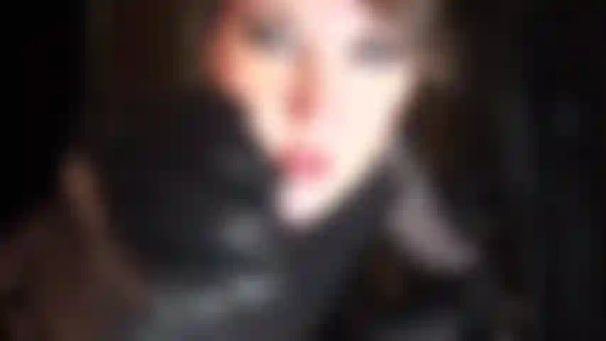 Adoro i guanti in pelle: desideri sentire questi morbidi guanti in pelle su tutta la tua pelle.