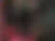 Annusa il mio culo infilando il naso nella cerniera posteriore aperta della tuta in lattice della tua padrona mentre ti fai masturbare e schiaffeggiare il cazzo del tuo schiavo.