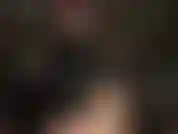 Una dea dei guanti in pelle: guanti in pelle nera lunghi fino alle spalle, così morbidi e sexy.