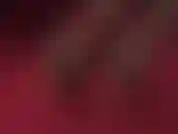 Con dei tacchi rossi sexy e delle calze nere cubane con cuciture per stuzzicare i miei piedi. Godetevi questo fantastico primo piano di piedi e tacchi.